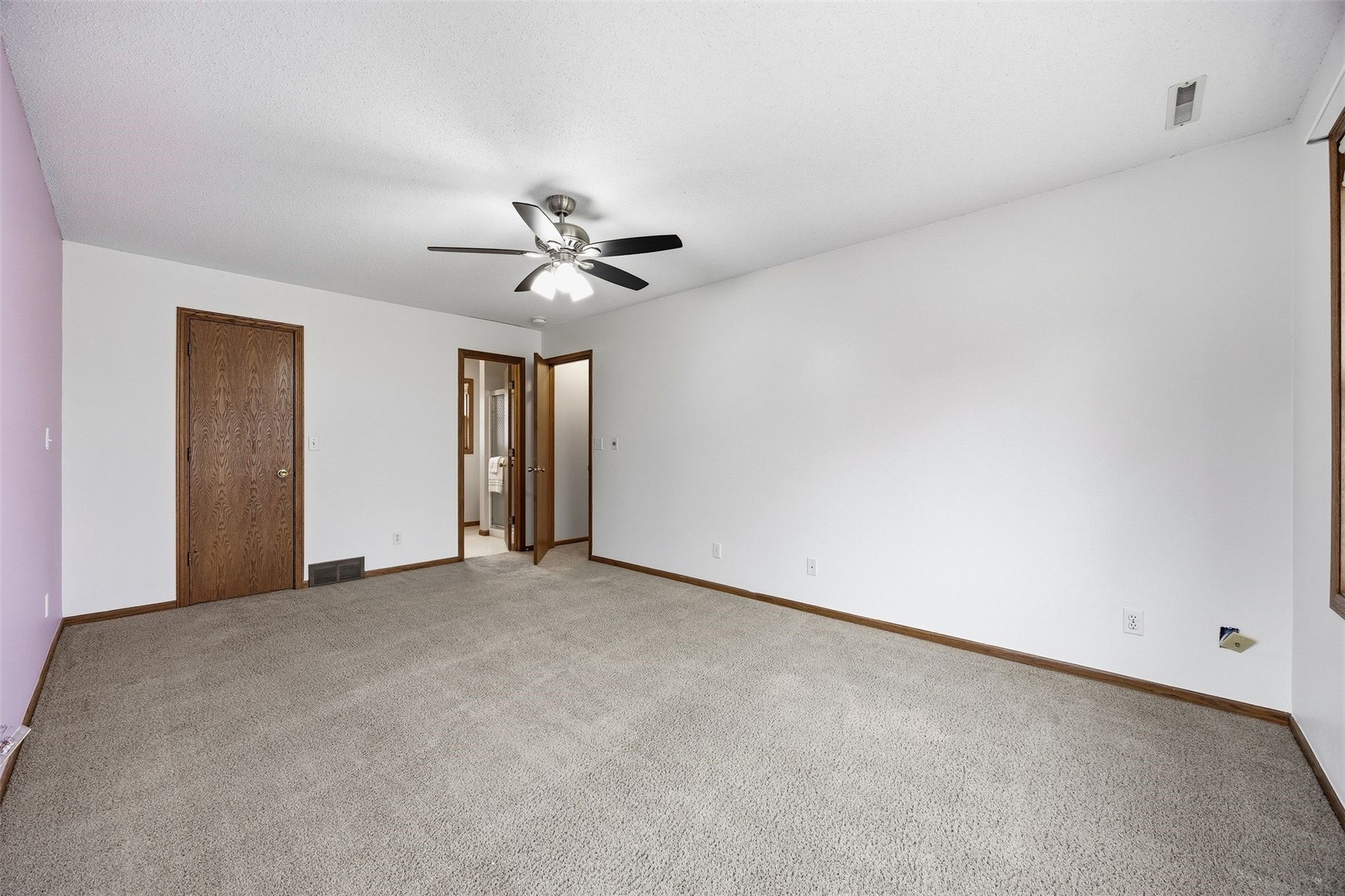 3905 Riverside Drive NE Cedar Rapids IA 52402