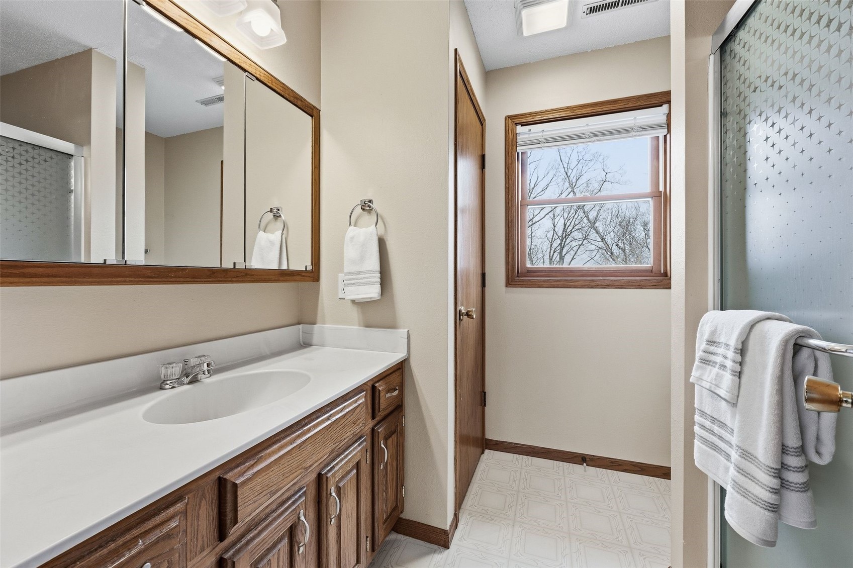 3905 Riverside Drive NE Cedar Rapids IA 52402