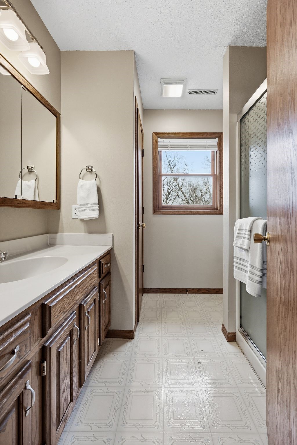 3905 Riverside Drive NE Cedar Rapids IA 52402