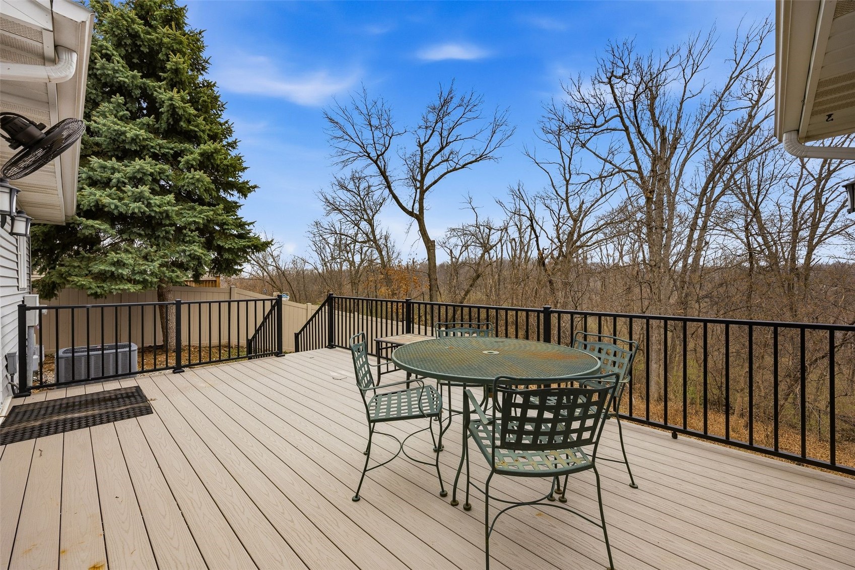 3905 Riverside Drive NE Cedar Rapids IA 52402