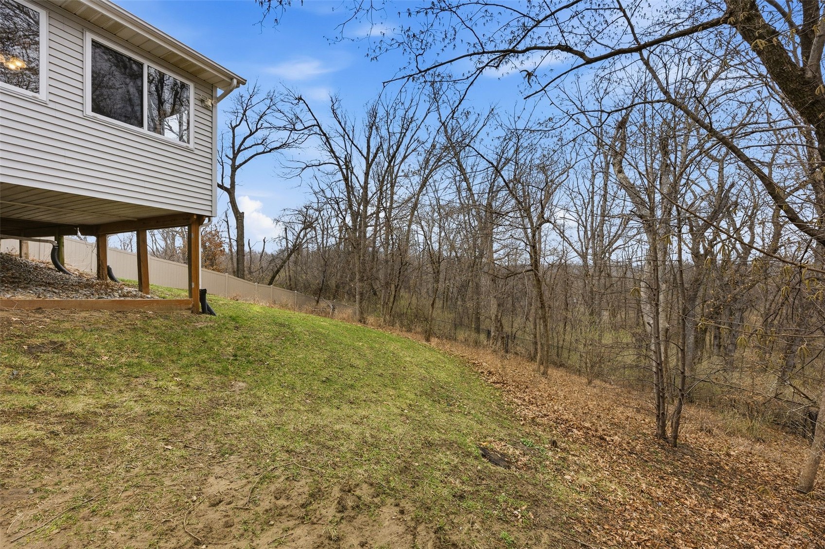 3905 Riverside Drive NE Cedar Rapids IA 52402