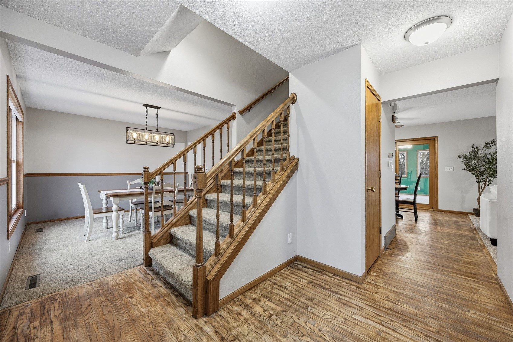 3905 Riverside Drive NE Cedar Rapids IA 52402