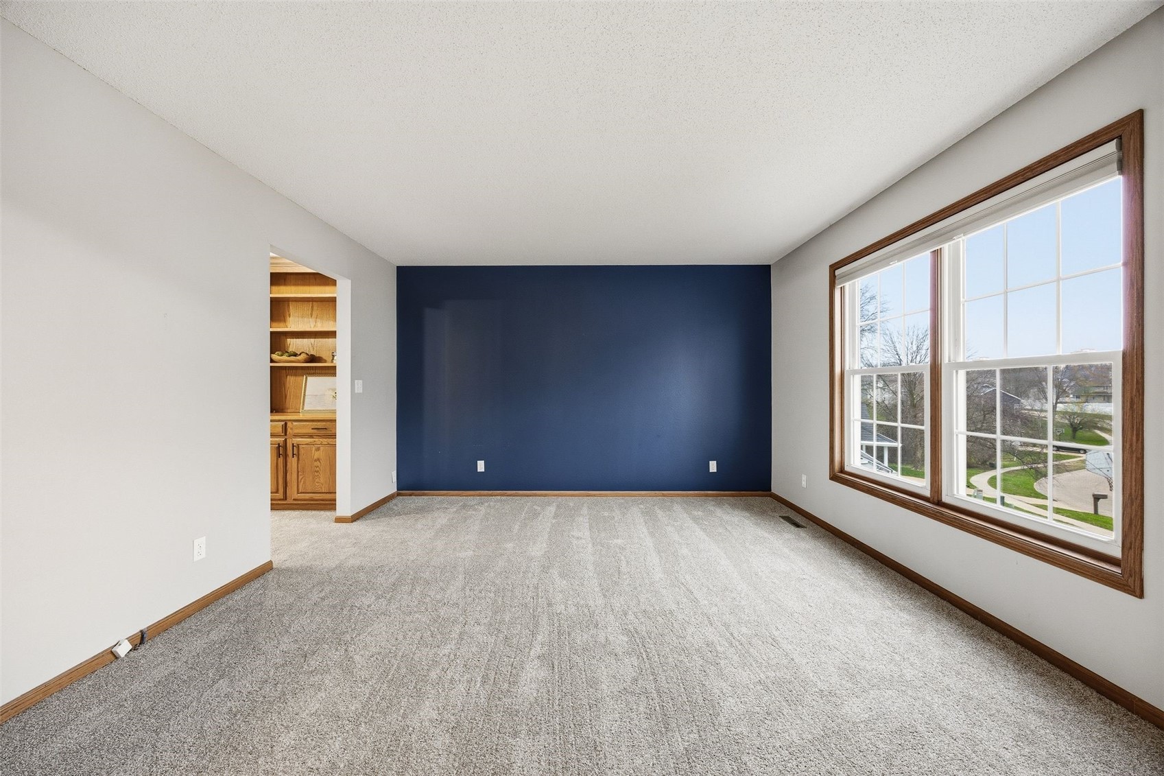 3905 Riverside Drive NE Cedar Rapids IA 52402