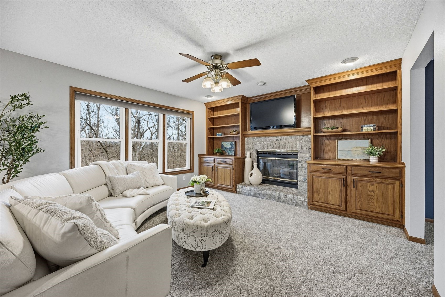 3905 Riverside Drive NE Cedar Rapids IA 52402