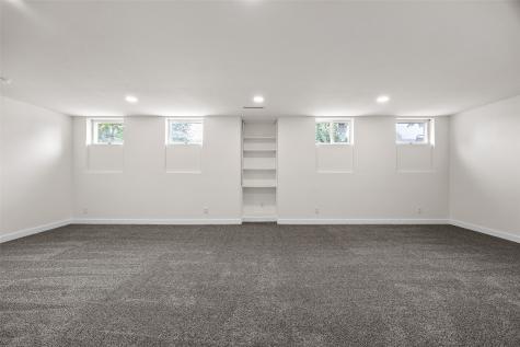 4050 Charter Oak Lane SE Cedar Rapids IA 52403