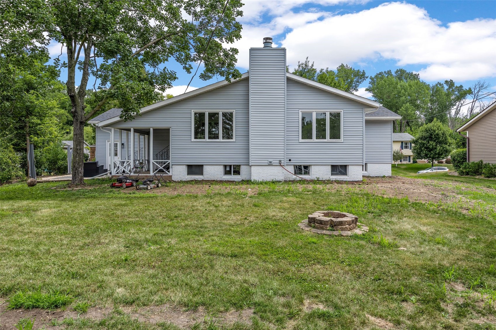 4050 Charter Oak Lane SE Cedar Rapids IA 52403