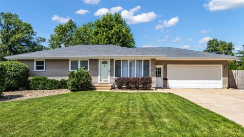 2339 Meadow Lane NE Cedar Rapids IA 52402