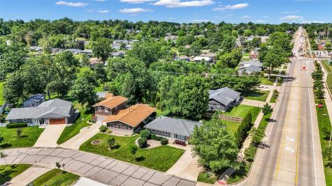 2339 Meadow Lane NE Cedar Rapids IA 52402
