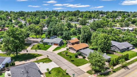 2339 Meadow Lane NE Cedar Rapids IA 52402