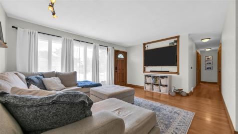 2339 Meadow Lane NE Cedar Rapids IA 52402