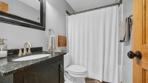 2339 Meadow Lane NE Cedar Rapids IA 52402