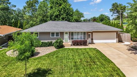 2339 Meadow Lane NE Cedar Rapids IA 52402