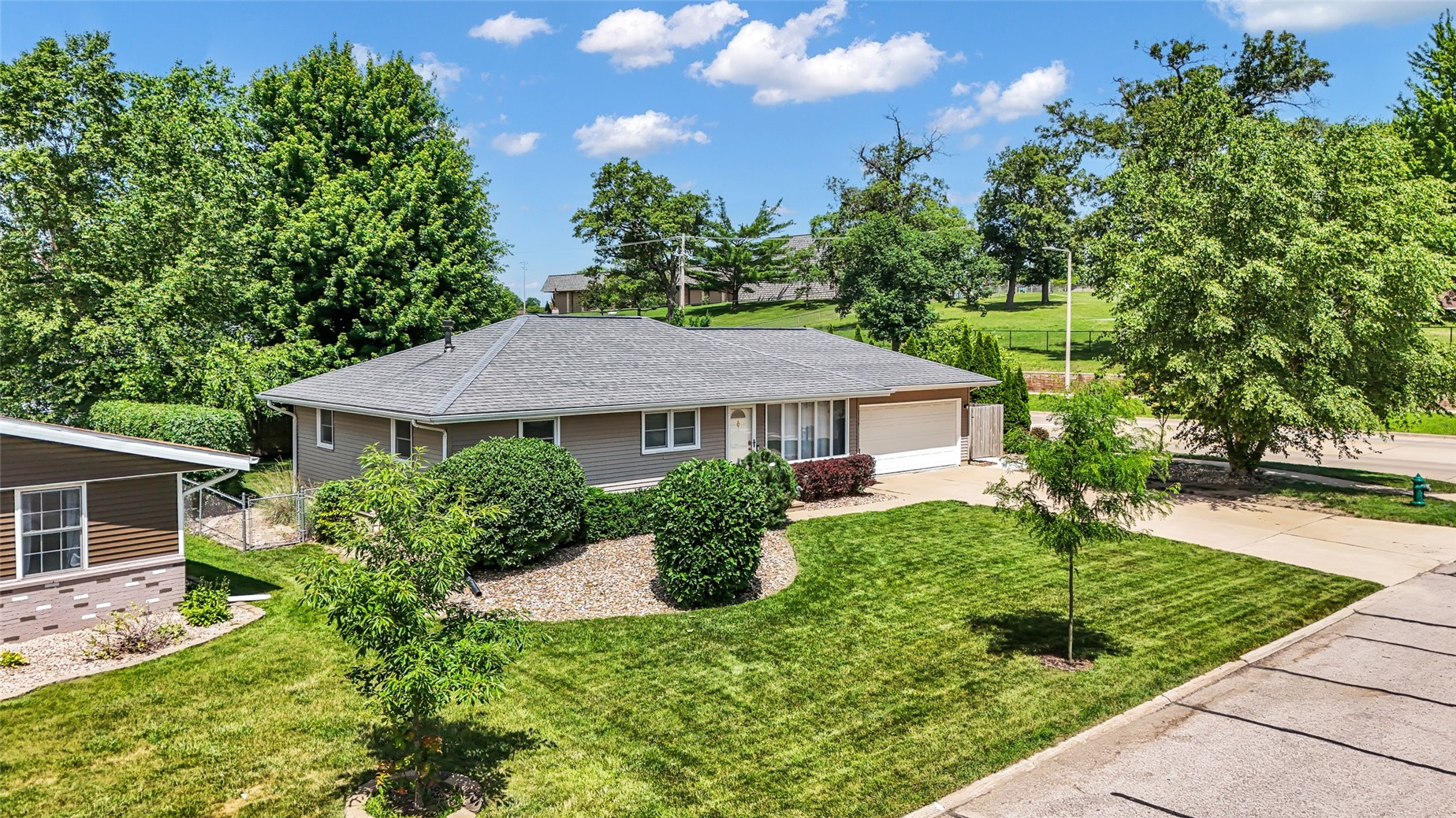 2339 Meadow Lane NE Cedar Rapids IA 52402