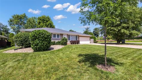 2339 Meadow Lane NE Cedar Rapids IA 52402