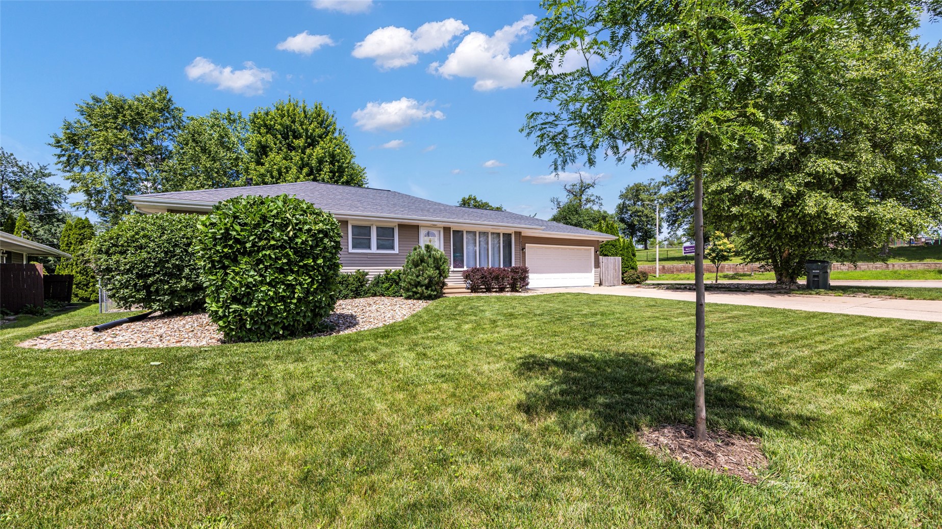 2339 Meadow Lane NE Cedar Rapids IA 52402