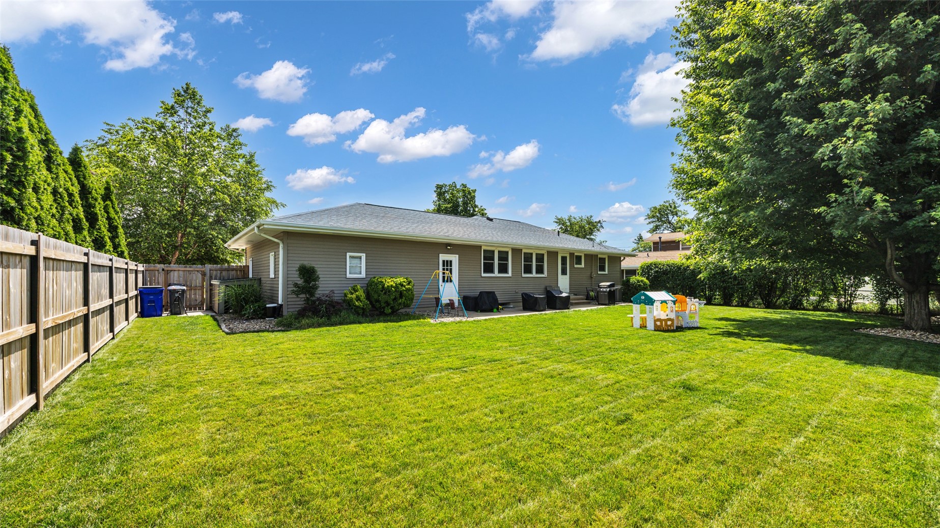 2339 Meadow Lane NE Cedar Rapids IA 52402