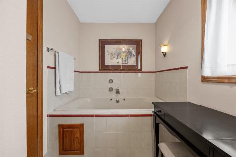 142 Red Fox Road SE Cedar Rapids IA 52403