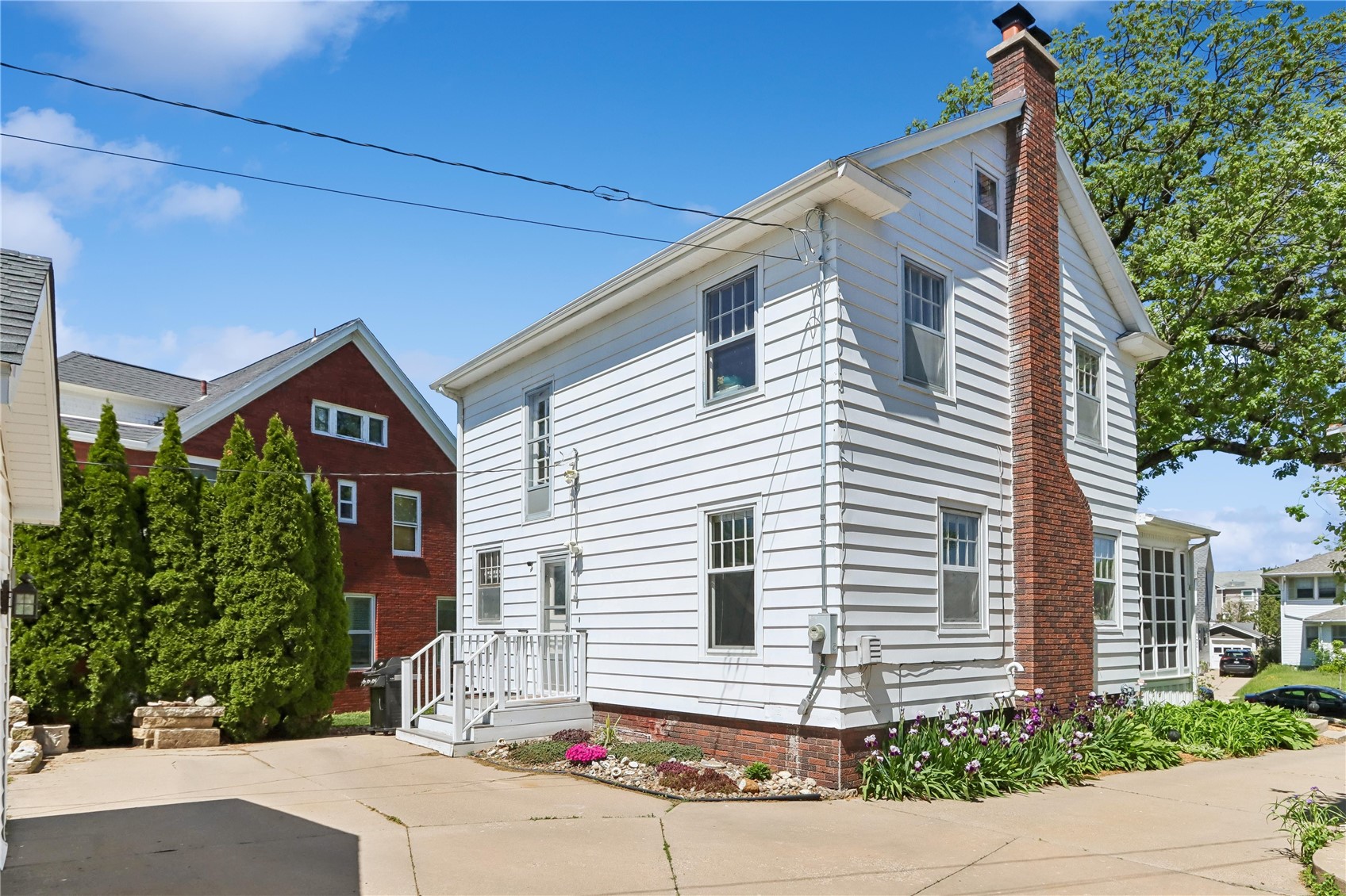1925 2nd Avenue SE Cedar Rapids IA 52403
