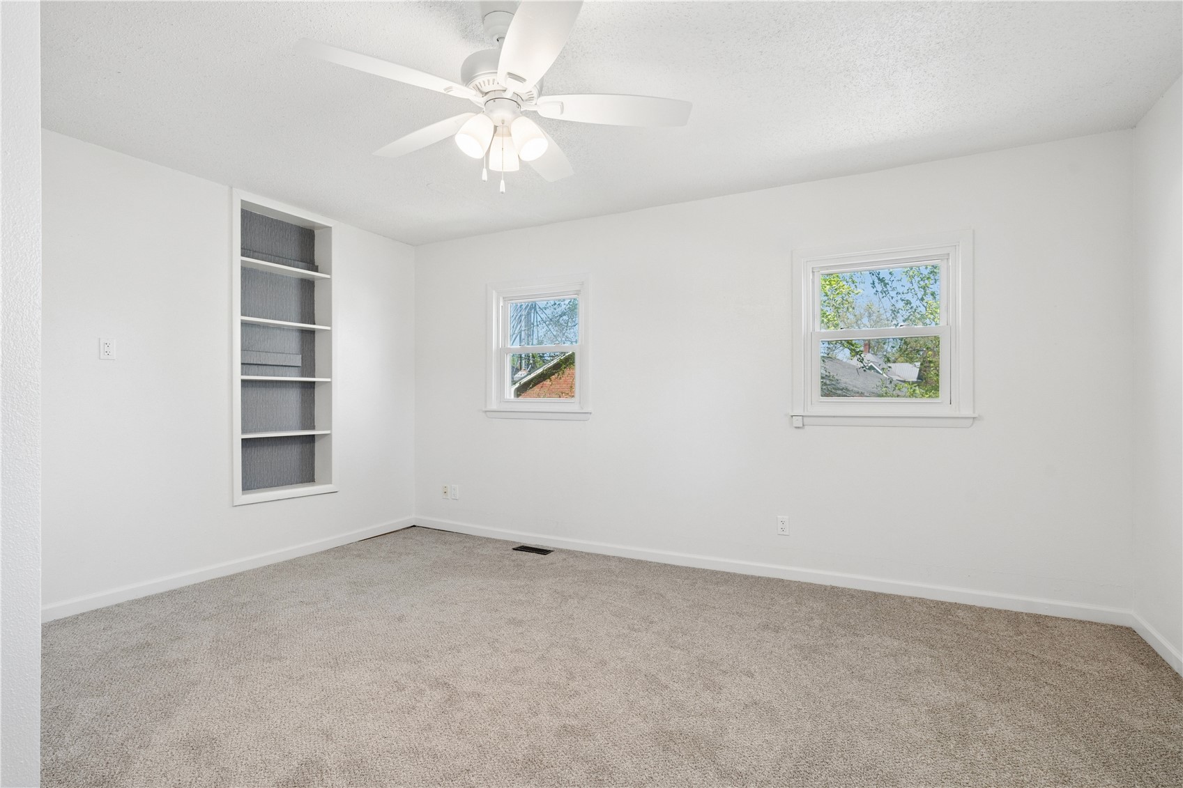 401 S Market Street Solon IA 52333