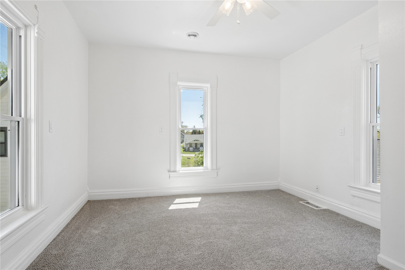 401 S Market Street Solon IA 52333