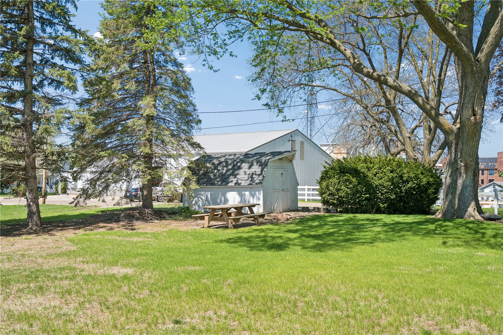 401 S Market Street Solon IA 52333