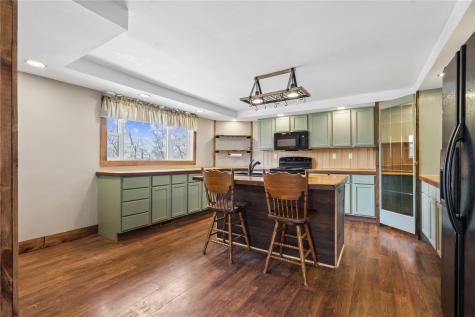 5590 22nd Avenue Vinton IA 52349