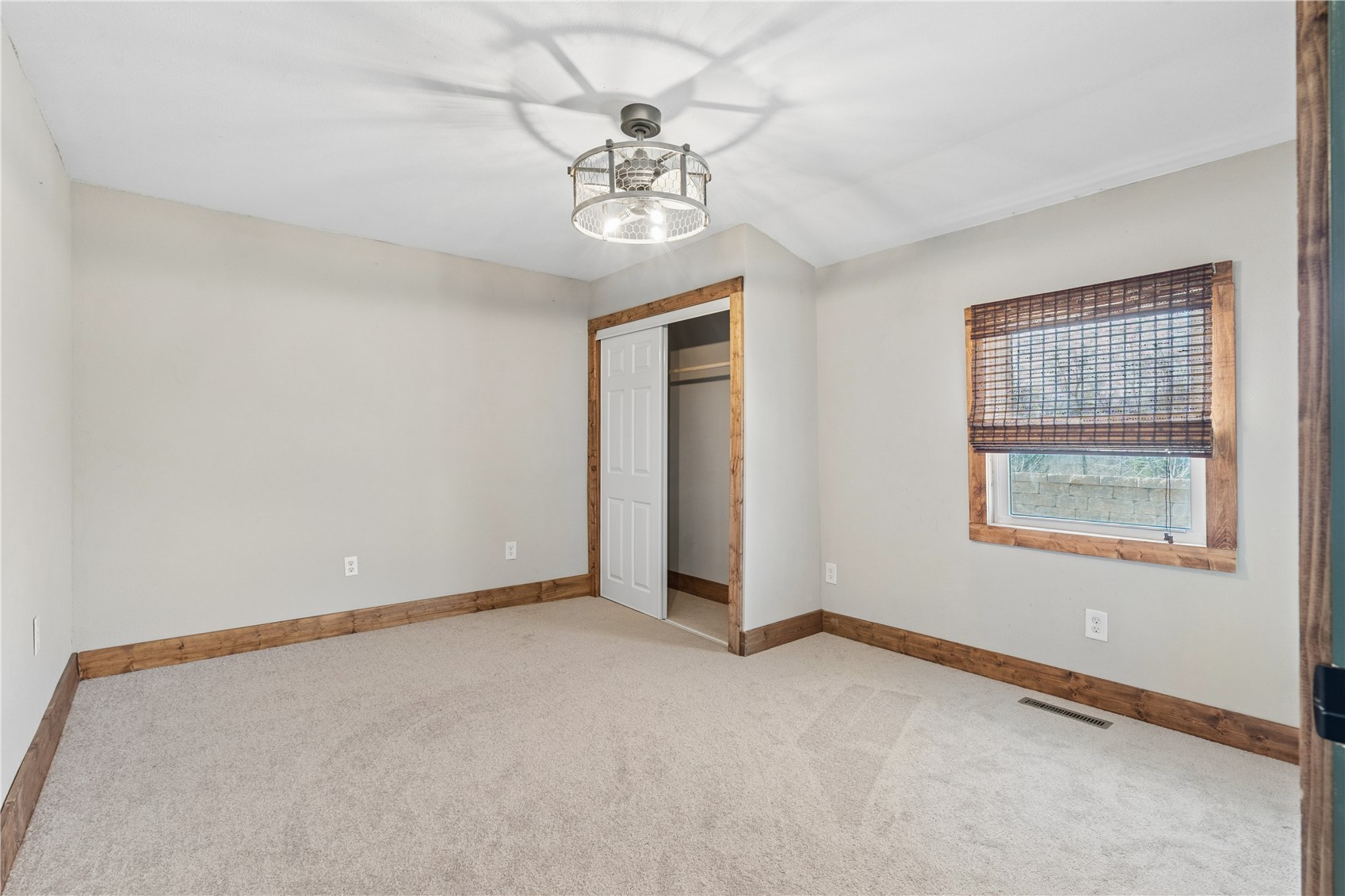 5590 22nd Avenue Vinton IA 52349