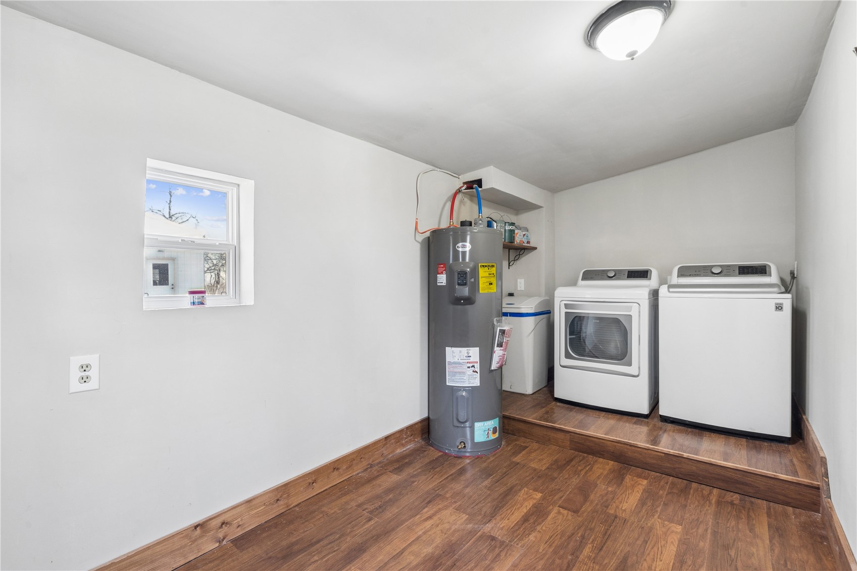 5590 22nd Avenue Vinton IA 52349