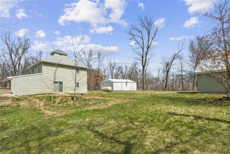 5590 22nd Avenue Vinton IA 52349