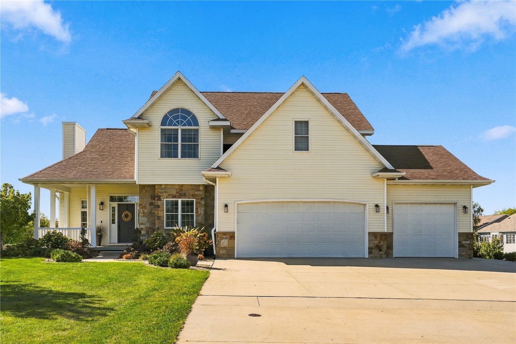 6413 Milburn NE Cedar Rapids IA 52411