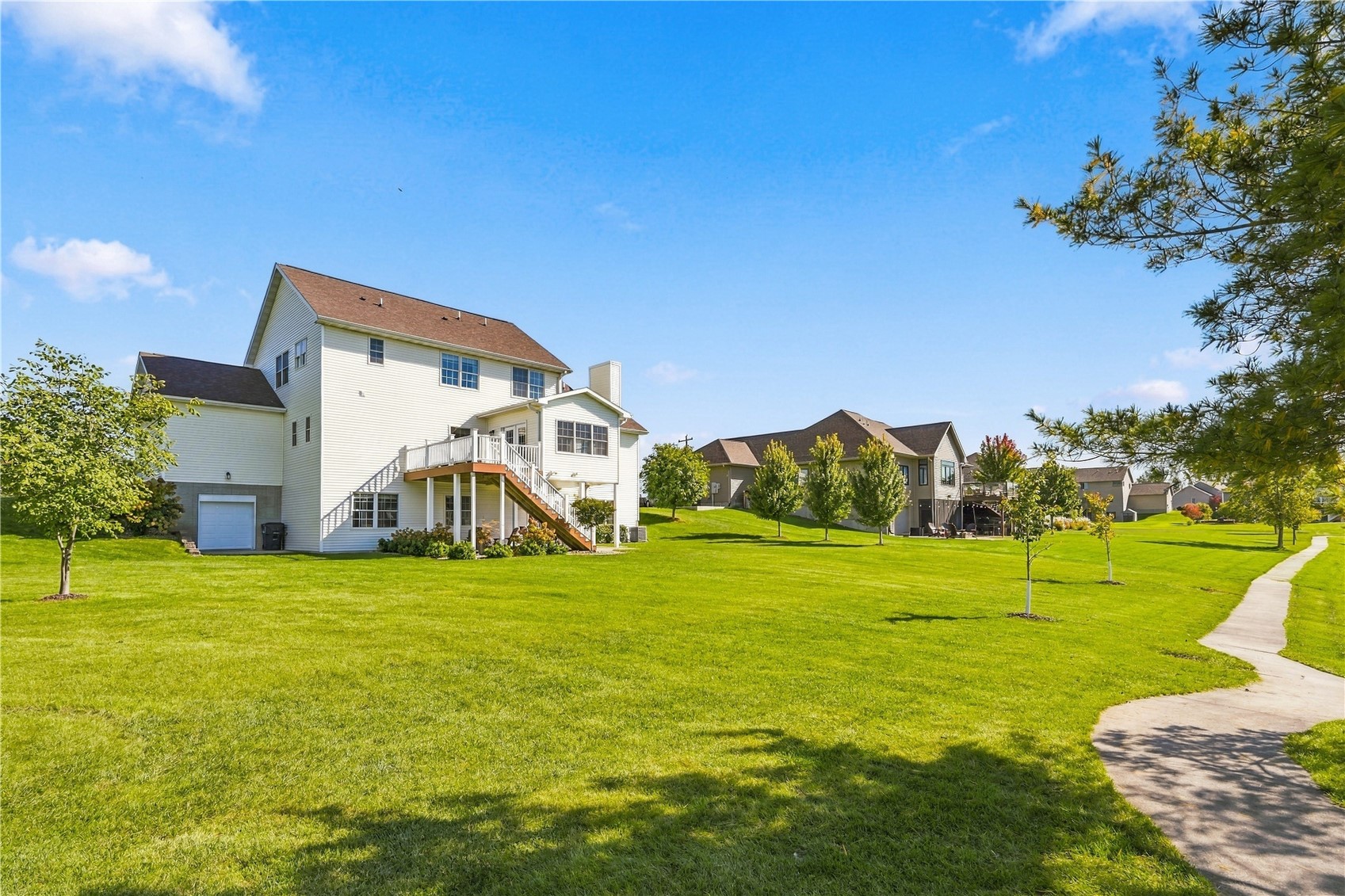 6413 Milburn NE Cedar Rapids IA 52411