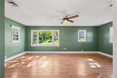 2654 140th Street NW Swisher IA 52338