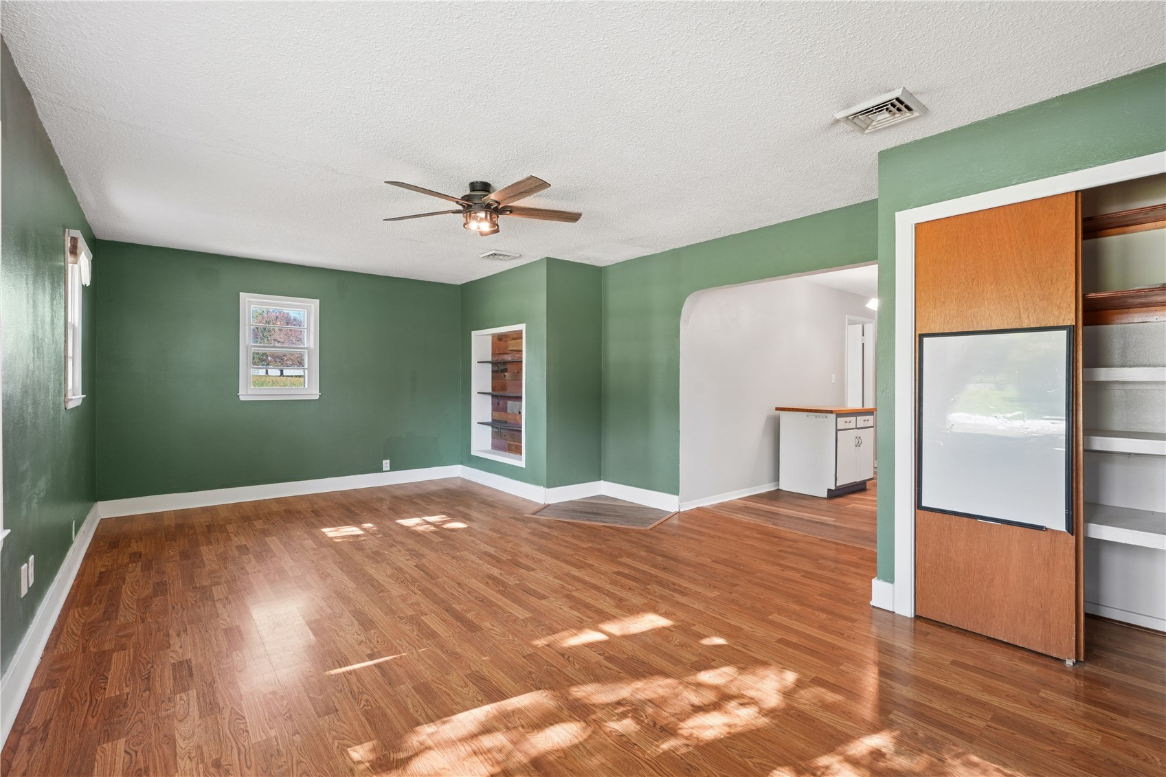 2654 140th Street NW Swisher IA 52338