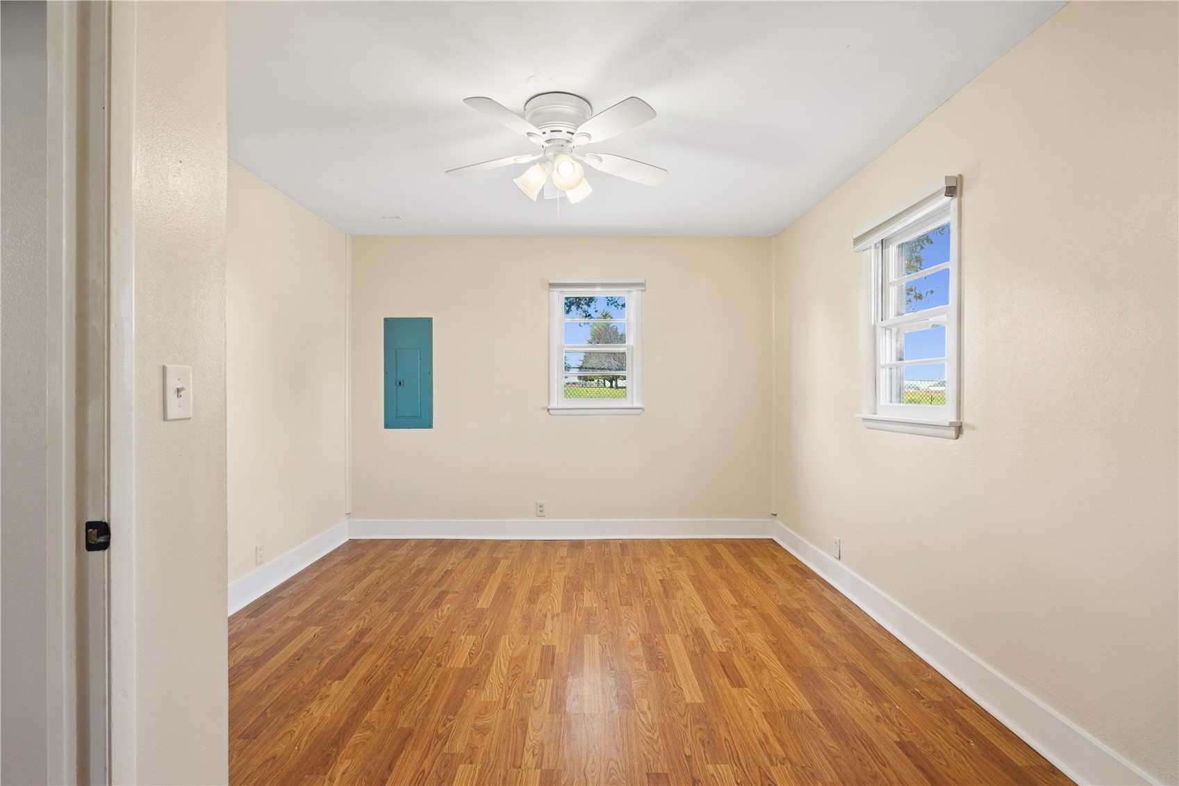 2654 140th Street NW Swisher IA 52338
