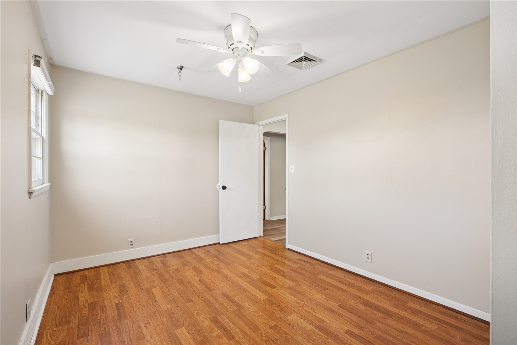 2654 140th Street NW Swisher IA 52338