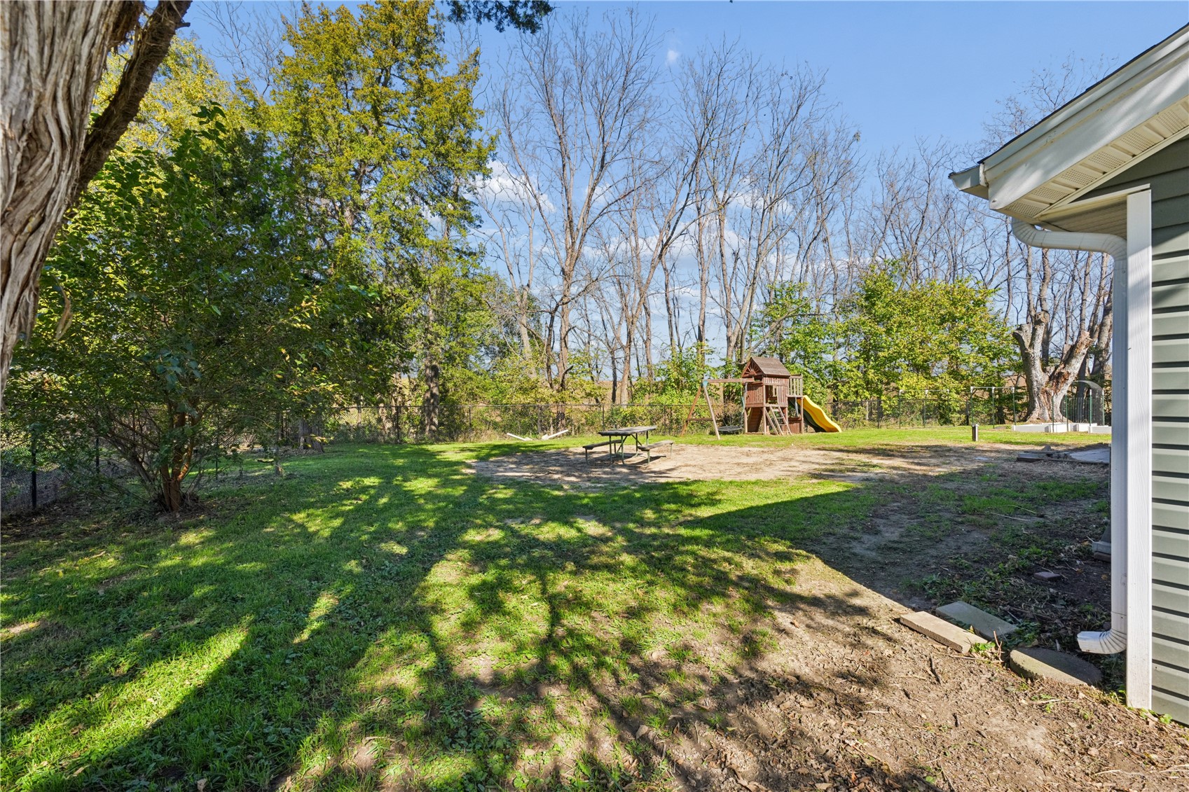 2654 140th Street NW Swisher IA 52338