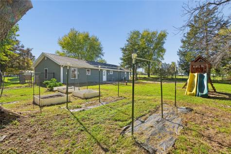2654 140th Street NW Swisher IA 52338