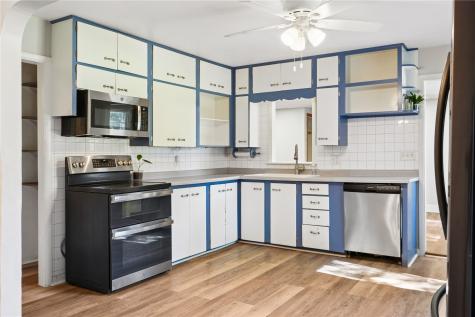2654 140th Street NW Swisher IA 52338