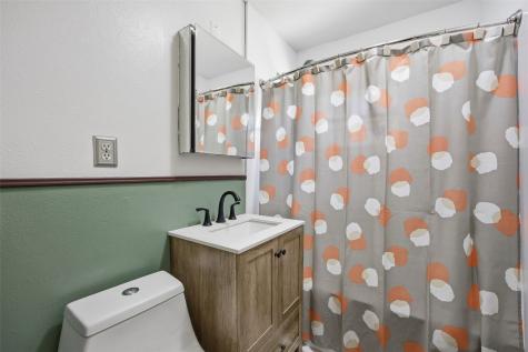 1111 Harold Drive SE Cedar Rapids IA 52403