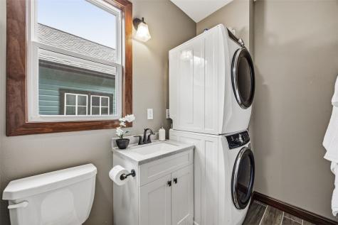 160 N George Street North Liberty IA 52317