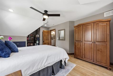 160 N George Street North Liberty IA 52317