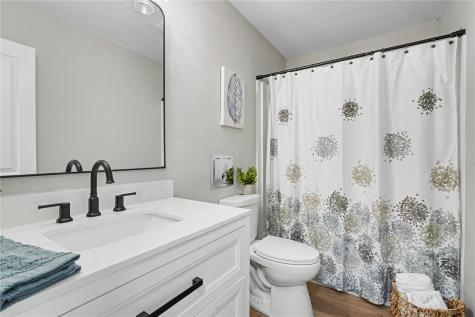 3027 Stratford Lane SW Cedar Rapids IA 52404