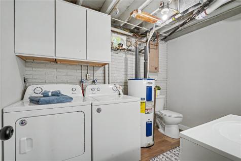 3027 Stratford Lane SW Cedar Rapids IA 52404