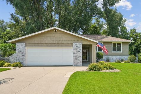 419 Green Valley Terrace SE Cedar Rapids IA 52403