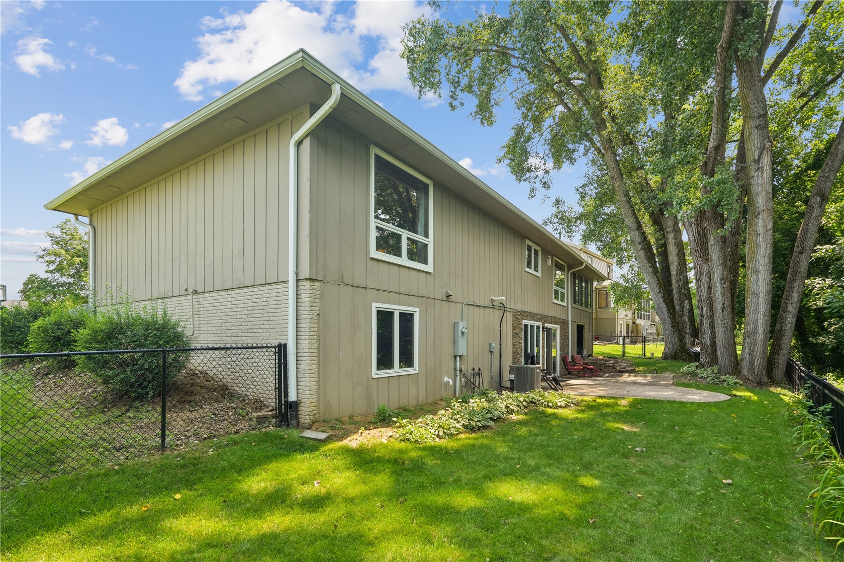 419 Green Valley Terrace SE Cedar Rapids IA 52403
