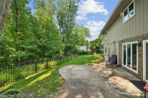 419 Green Valley Terrace SE Cedar Rapids IA 52403