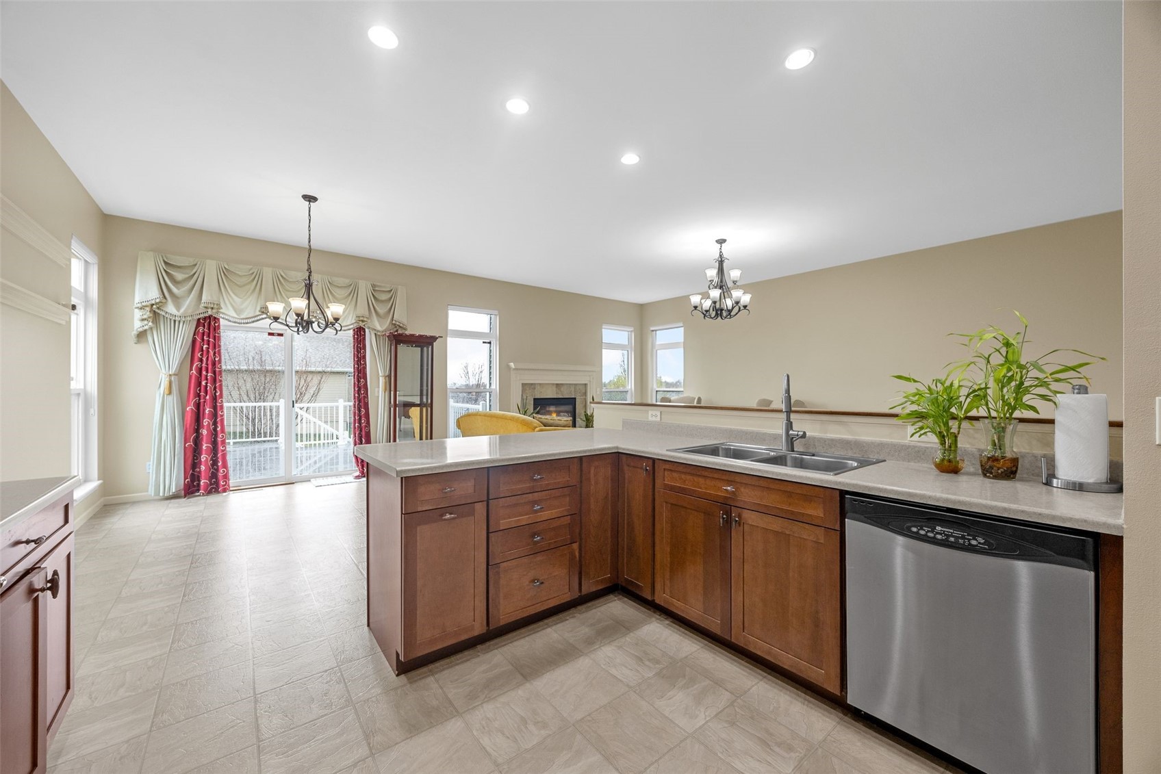 2424 Radcliffe Drive SW Cedar Rapids IA 52404