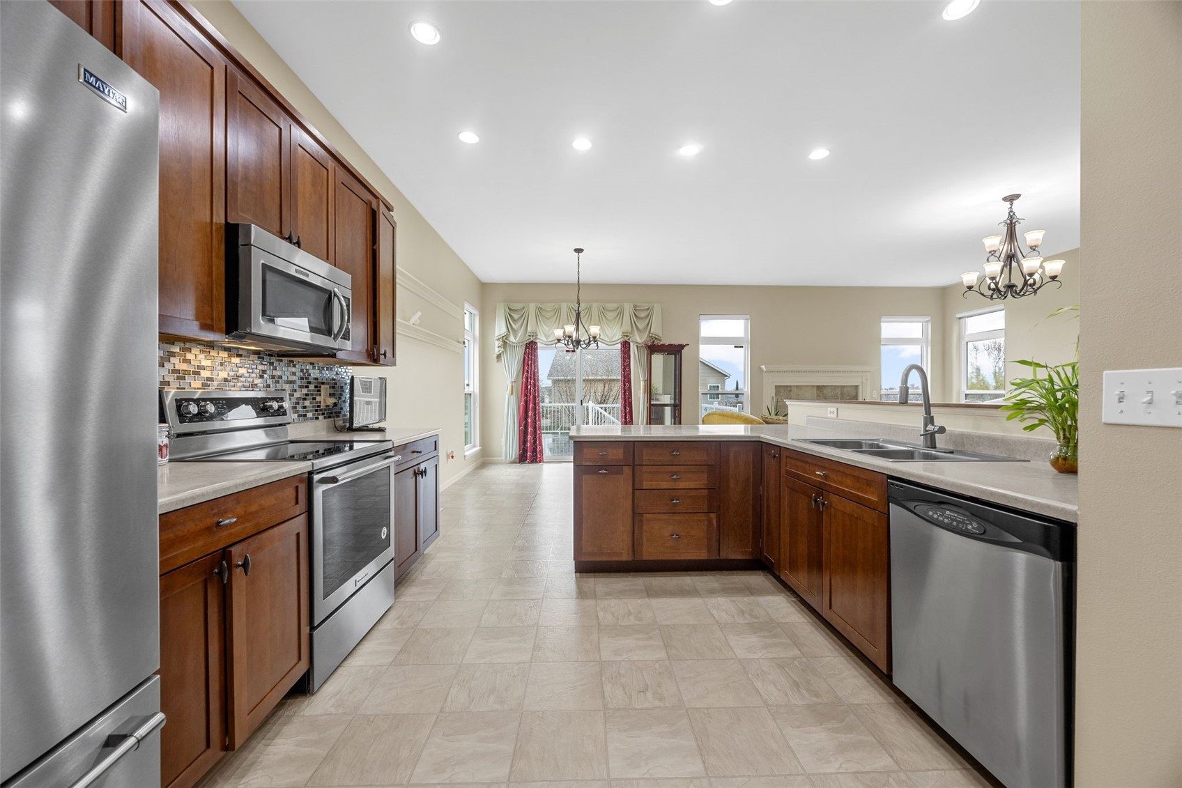 2424 Radcliffe Drive SW Cedar Rapids IA 52404