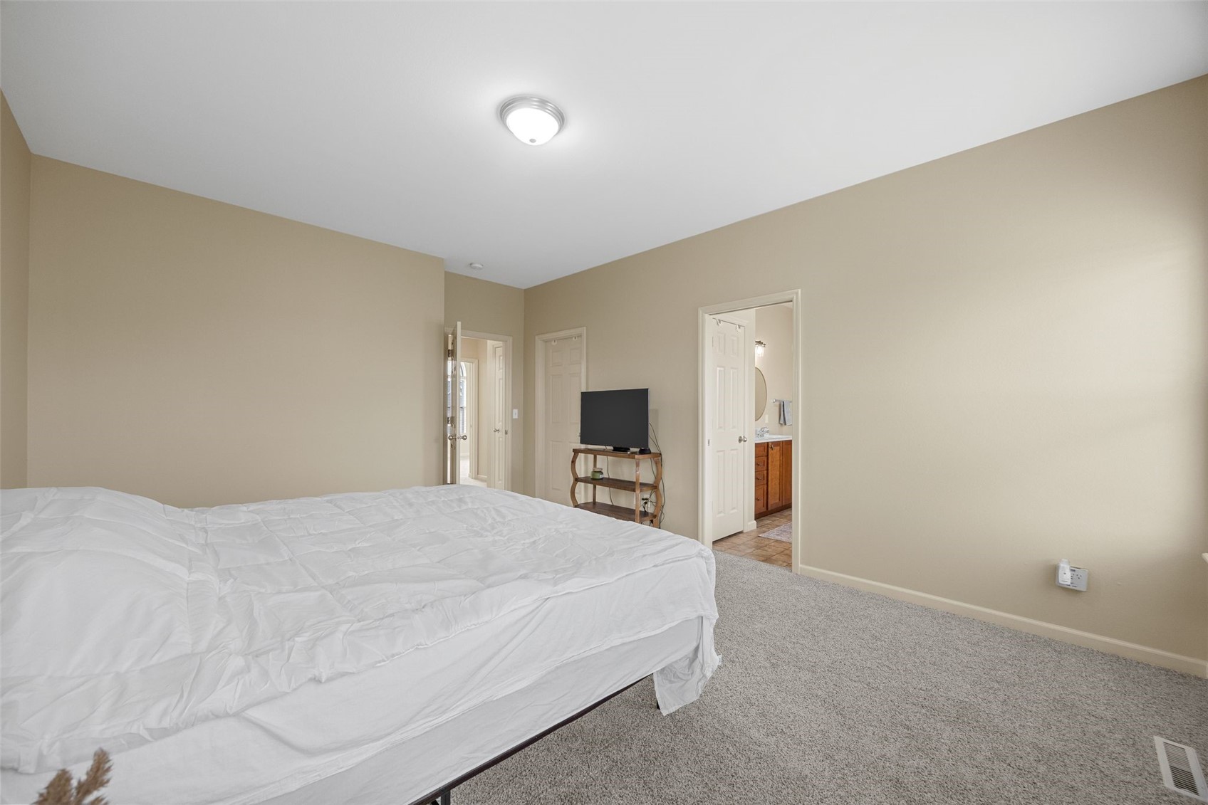 2424 Radcliffe Drive SW Cedar Rapids IA 52404