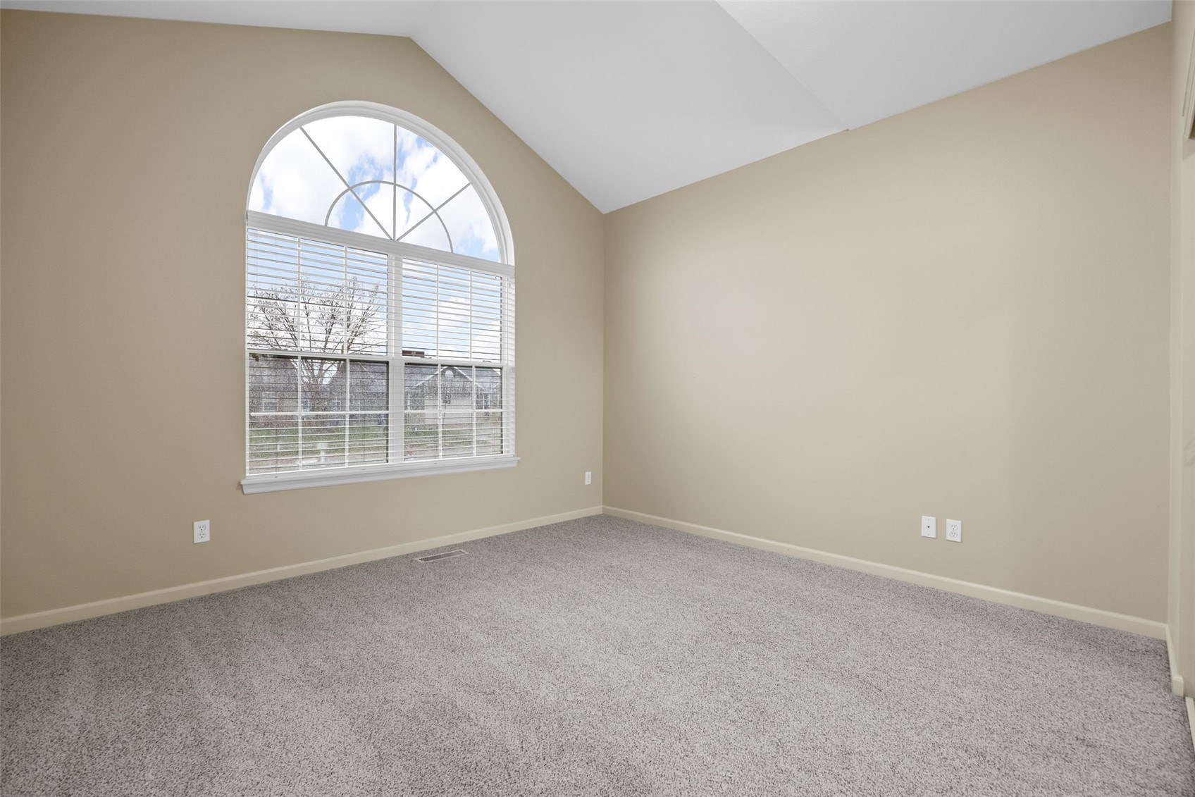 2424 Radcliffe Drive SW Cedar Rapids IA 52404